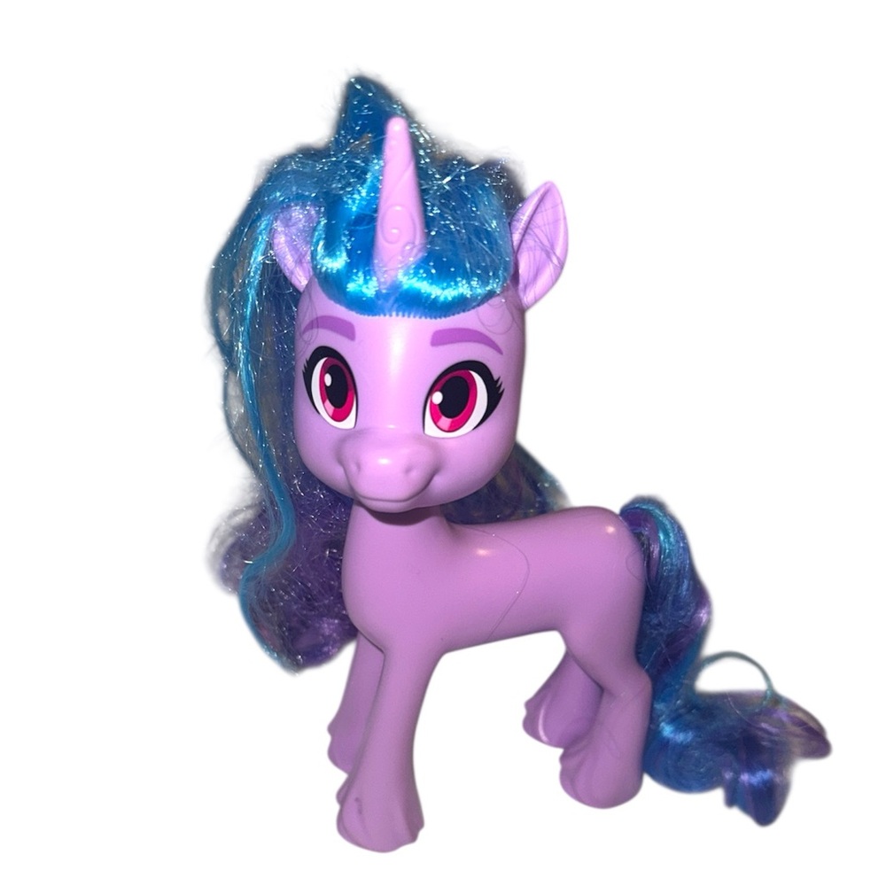 MLP Izzy Moonbow Figure A New Generation Shining Adventures